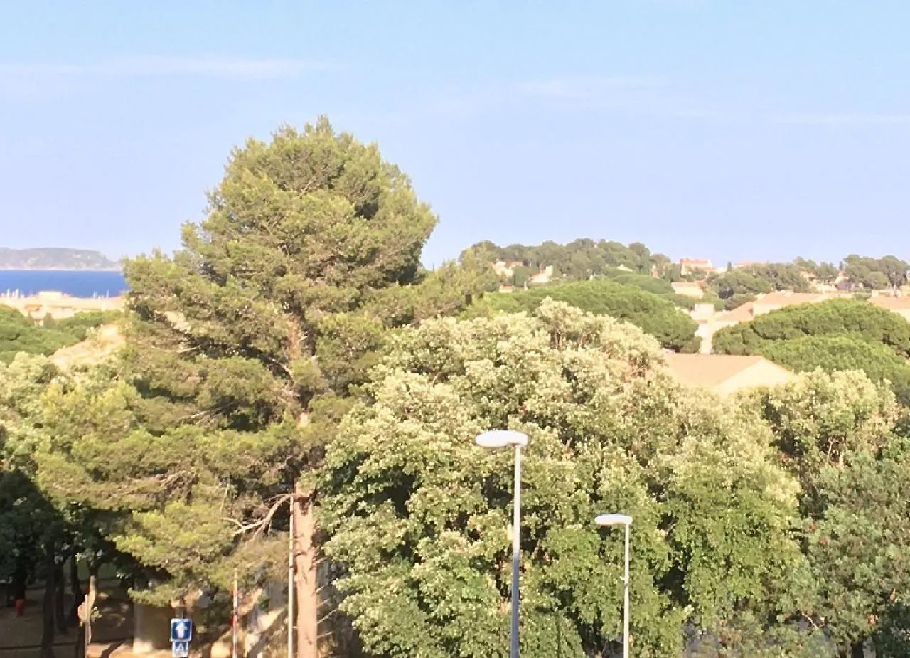 Apartment T3, 2Ch, Classe 3,Parking Gratuit Sur Place A 600M De La Plage, Des Commerces ,Du Port Proche St Tropez Cavalaire-sur-Mer France