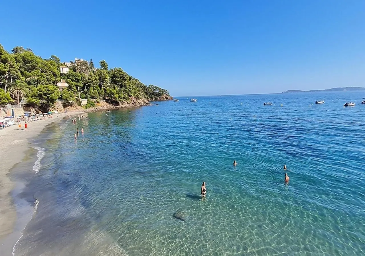 T3, 2Ch, Classe 3,Parking Gratuit Sur Place A 600M De La Plage, Des Commerces ,Du Port Proche St Tropez Cavalaire-sur-Mer 0*,  France
