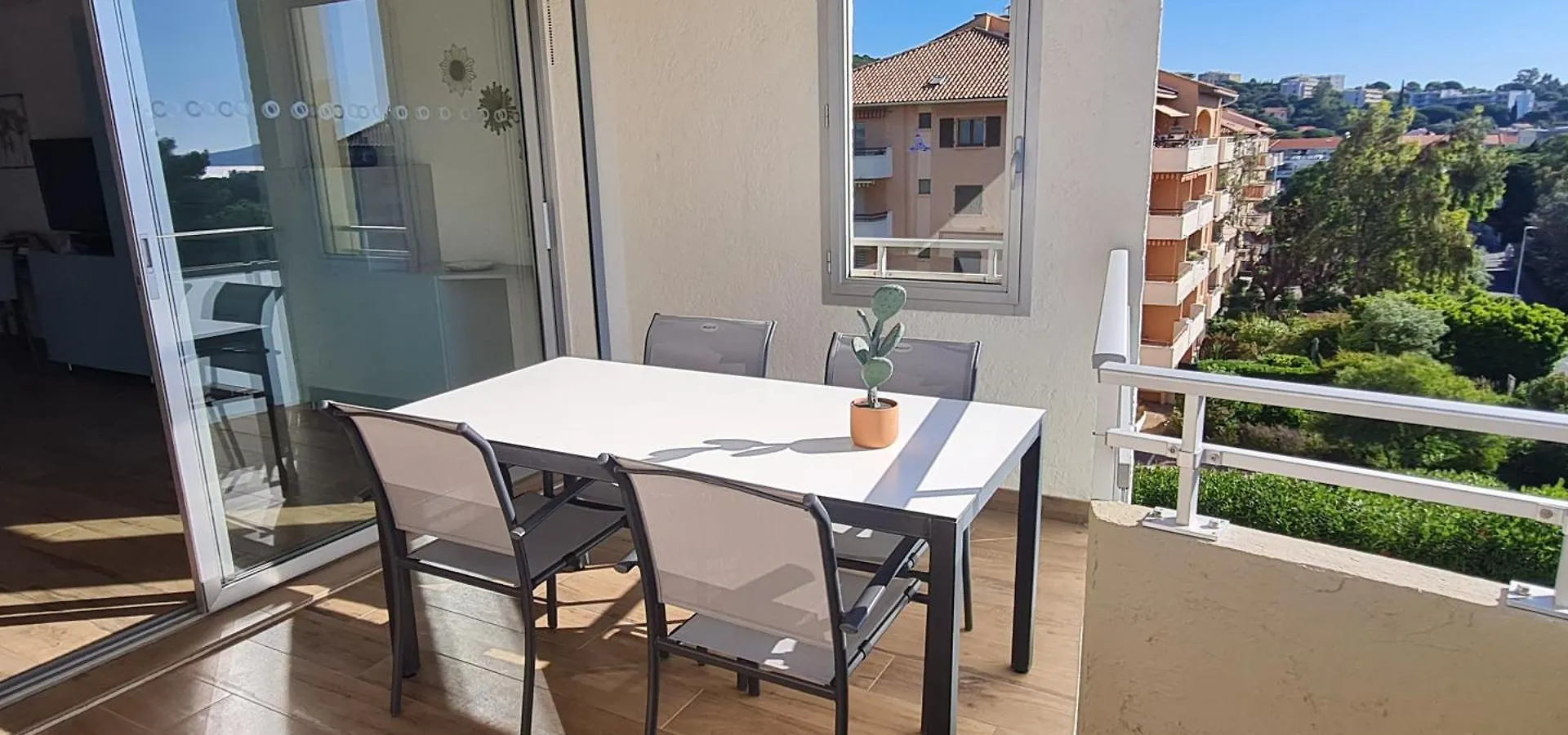 Apartment T3, 2Ch, Classe 3,Parking Gratuit Sur Place A 600M De La Plage, Des Commerces ,Du Port Proche St Tropez Cavalaire-sur-Mer France