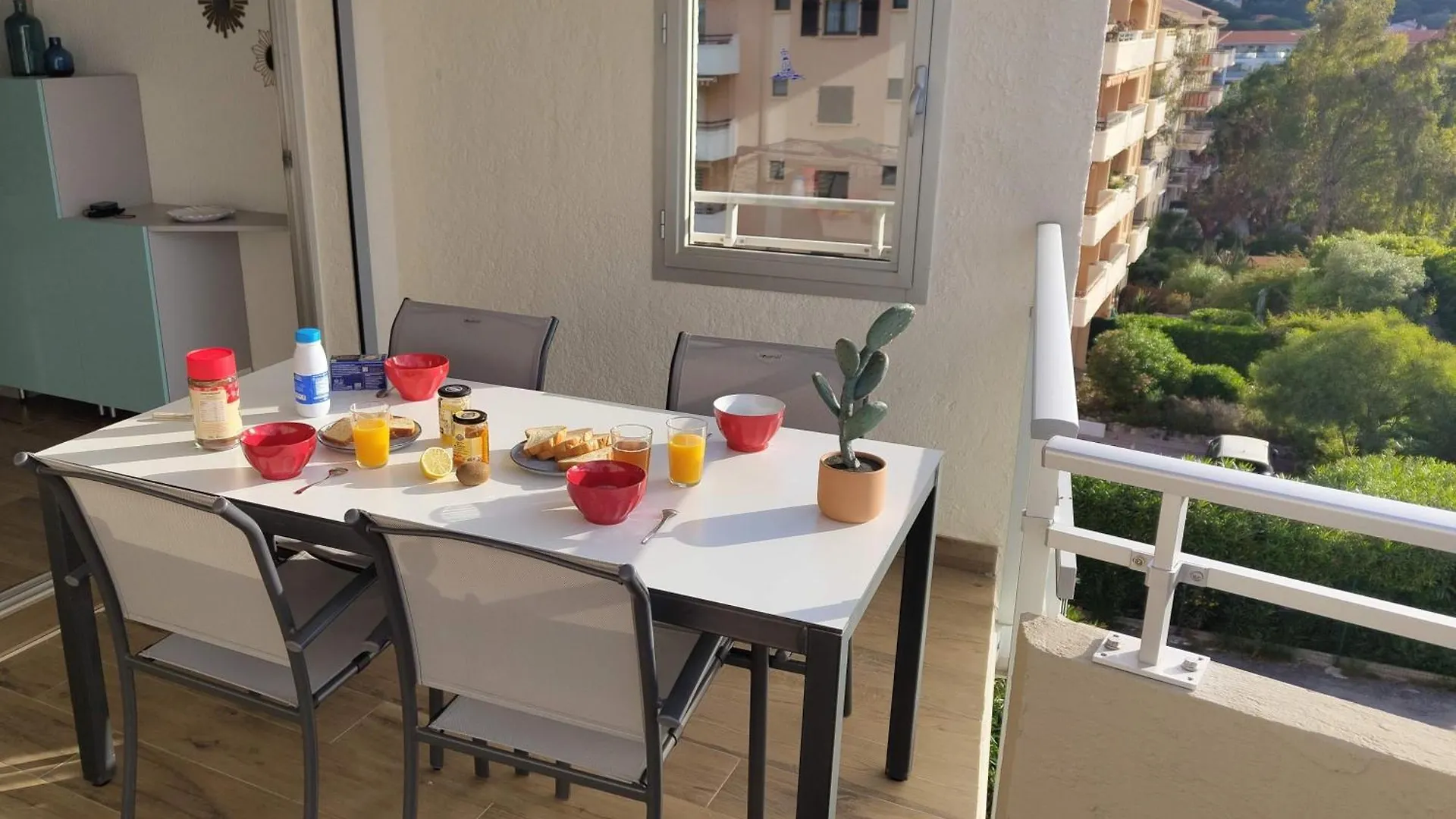 T3, 2Ch, Classe 3,Parking Gratuit Sur Place A 600M De La Plage, Des Commerces ,Du Port Proche St Tropez Cavalaire-sur-Mer